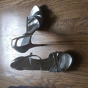 Stuart Weitzman Silver Rafia Heels